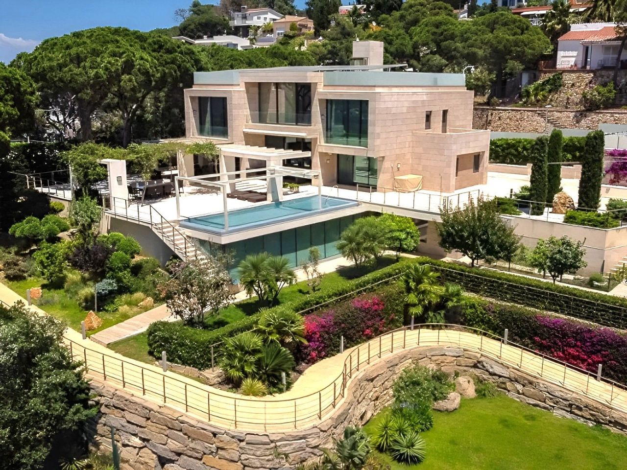 Haus in Costa Brava, Spanien, 681 m² - Foto 1