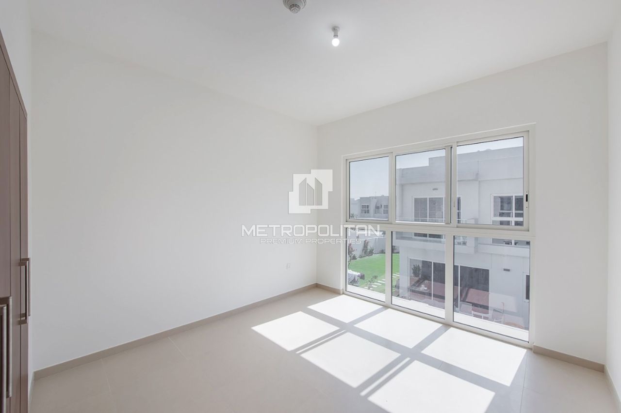 Townhouse in Dubai, UAE, 179 m² - picture 1