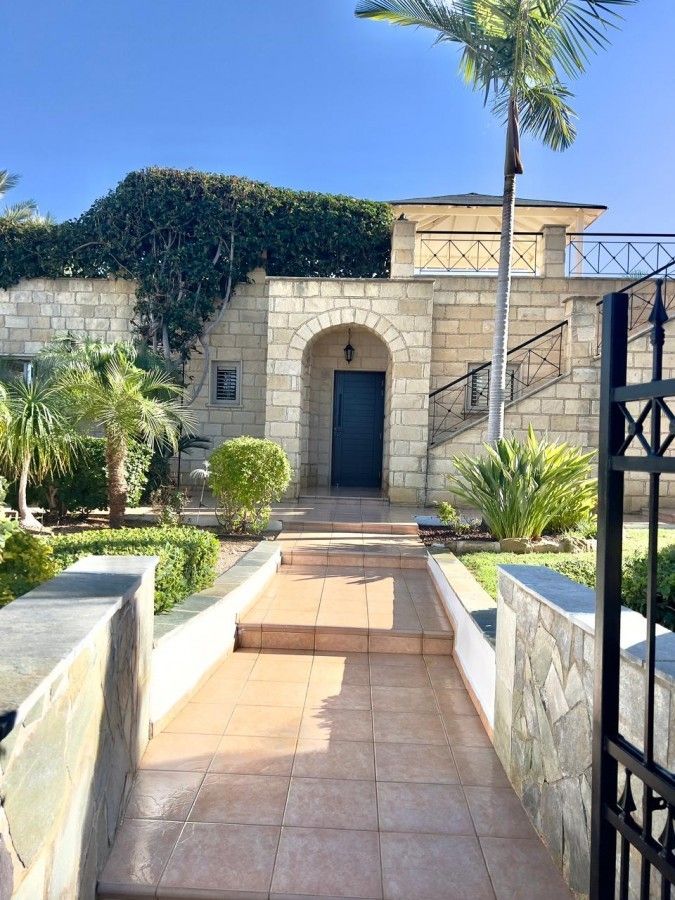 Villa in Paphos, Cyprus, 180 m² - picture 1