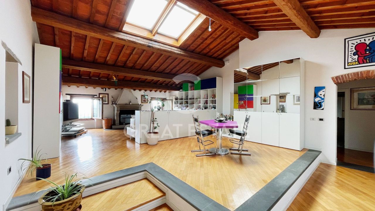 Apartment in Lucignano, Italy, 210 m² - picture 1