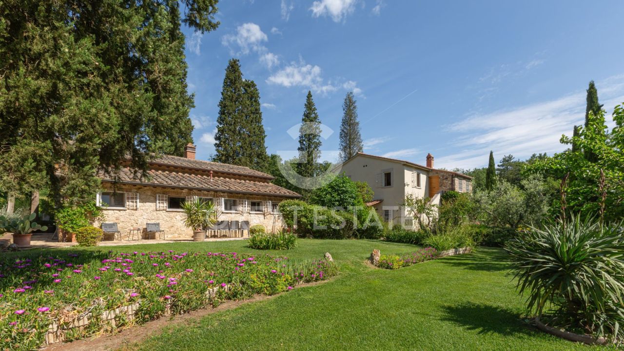 Maison à Cetona, Italie, 418.45 m² - image 1
