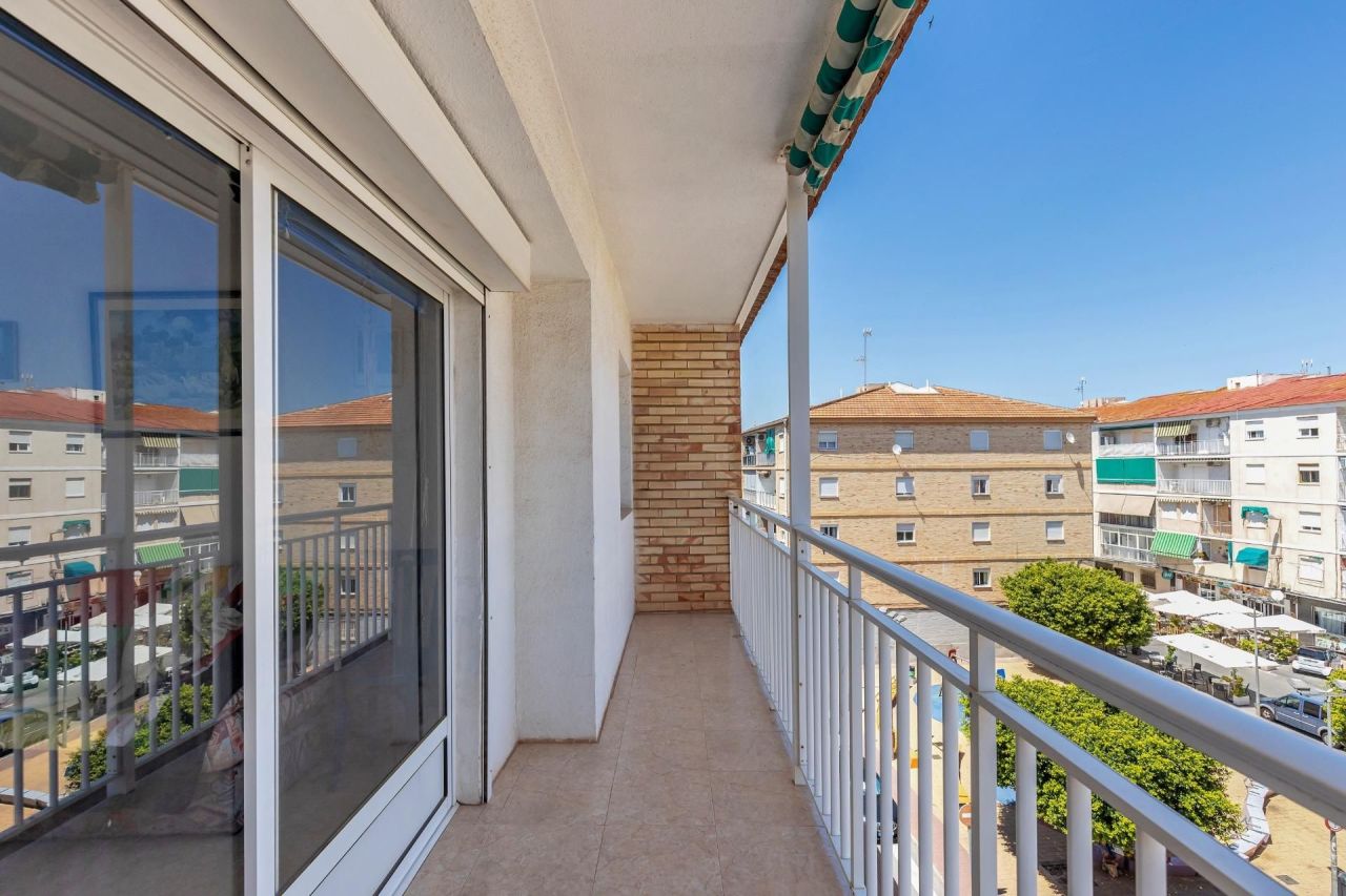 Piso en Torrevieja, España, 96 m² - imagen 1