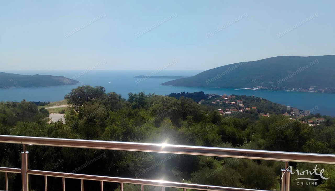 House in Herceg-Novi, Montenegro, 410 m² - picture 1