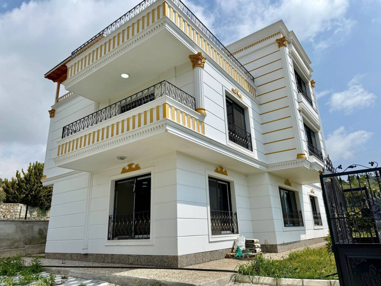 Villa in Mersin, Türkei, 350 m² - Foto 1