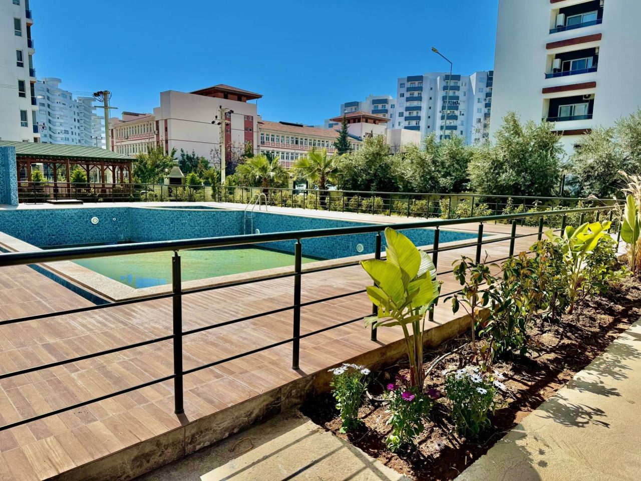 Flat in Mersin, Turkey, 139 m² - picture 1