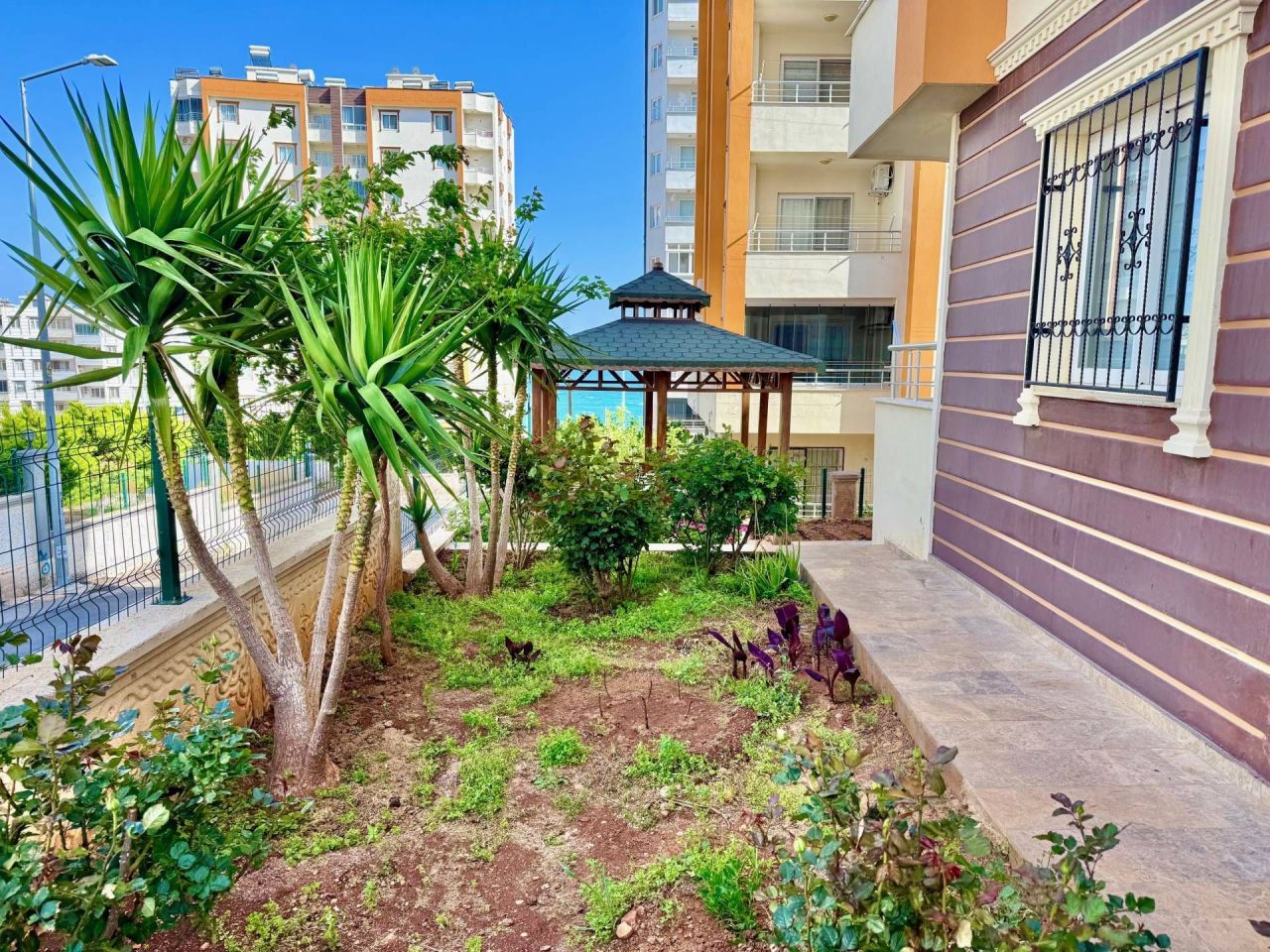Flat in Mersin, Turkey, 65 m² - picture 1