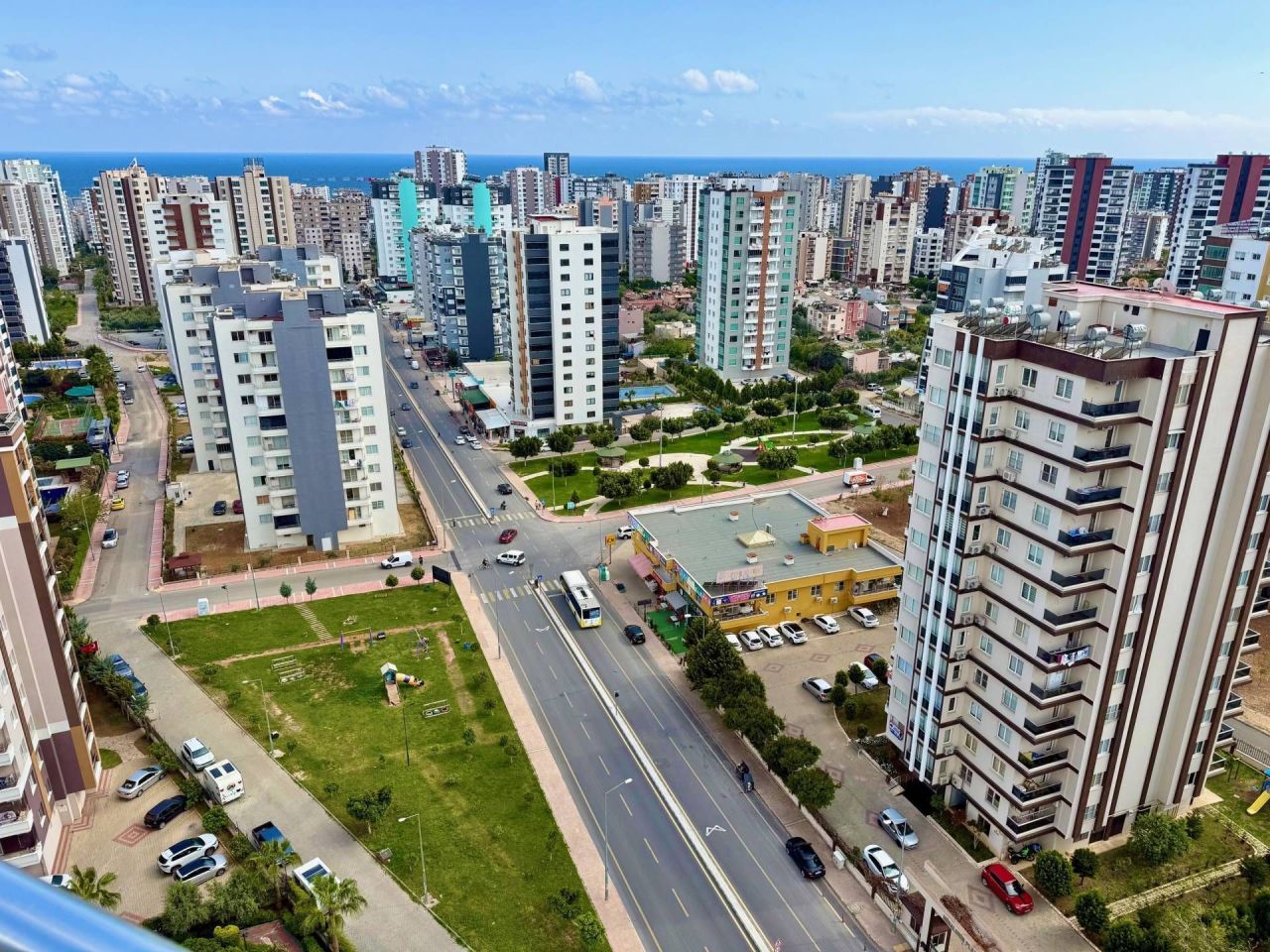 Flat in Mersin, Turkey, 280 m² - picture 1