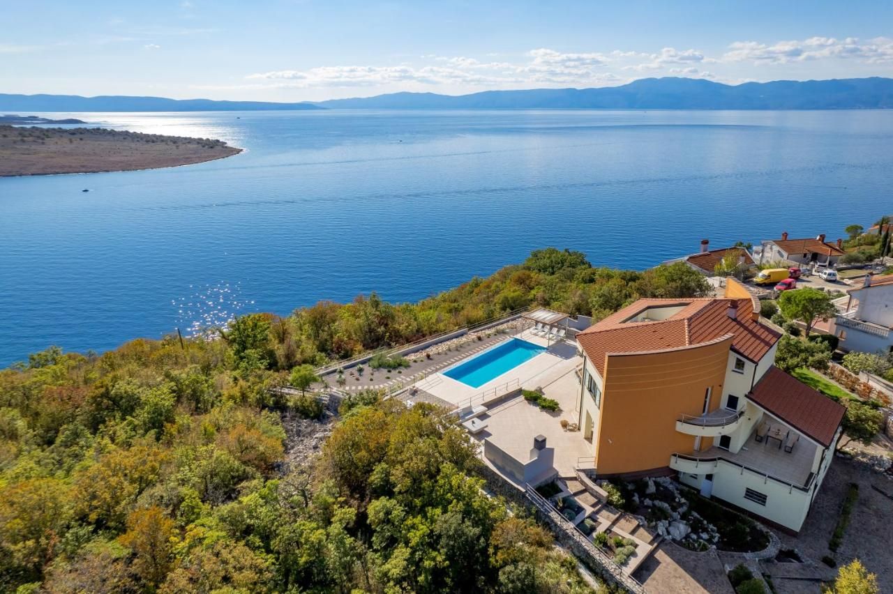 Villa in Kraljevica, Croatia, 463 m² - picture 1