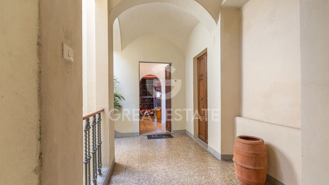 Apartamento en Arezzo, Italia, 193.6 m² - imagen 7