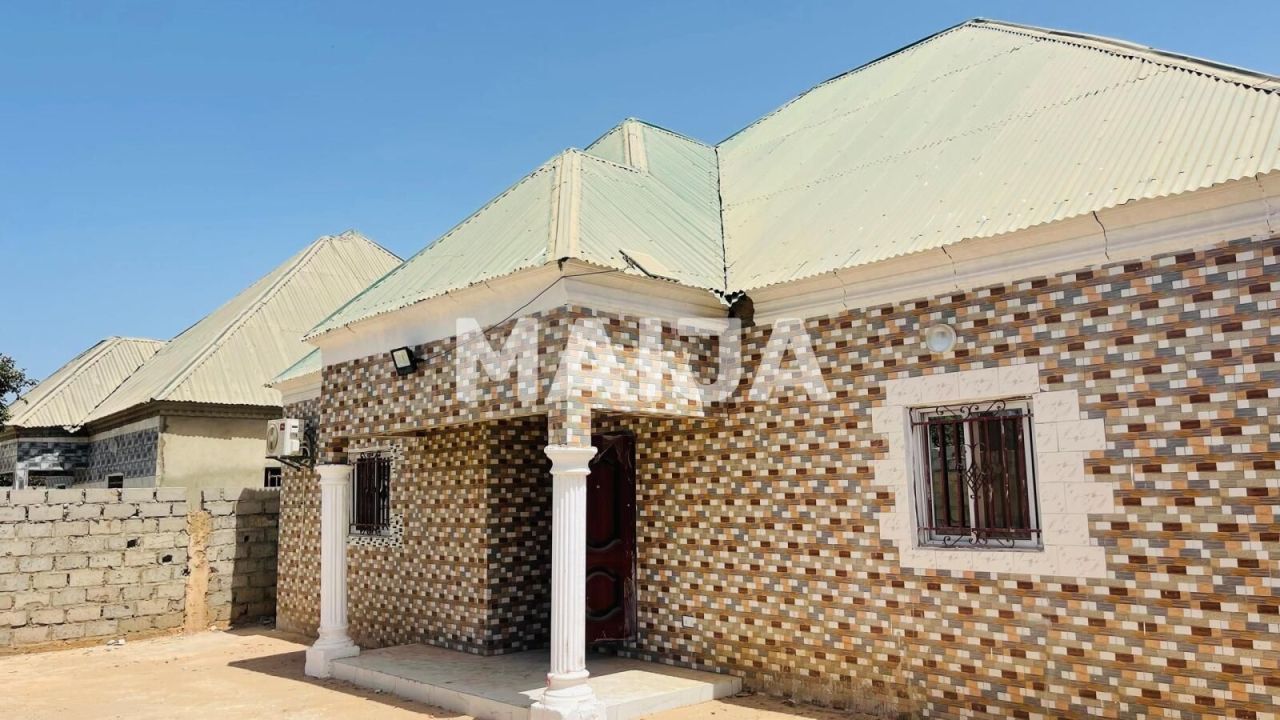 House Sanyang, Gambia, 190 m² - picture 1