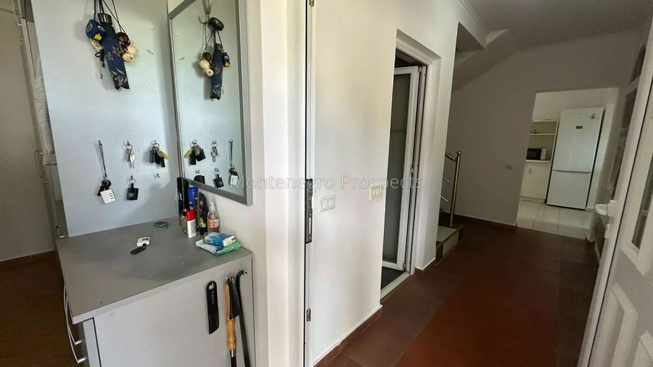 Casa en Sutomore, Montenegro, 390 m² - imagen 2