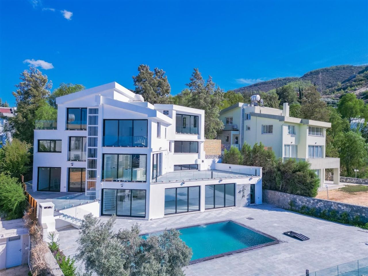 Villa in Kyrenia, Zypern, 600 m² - Foto 1