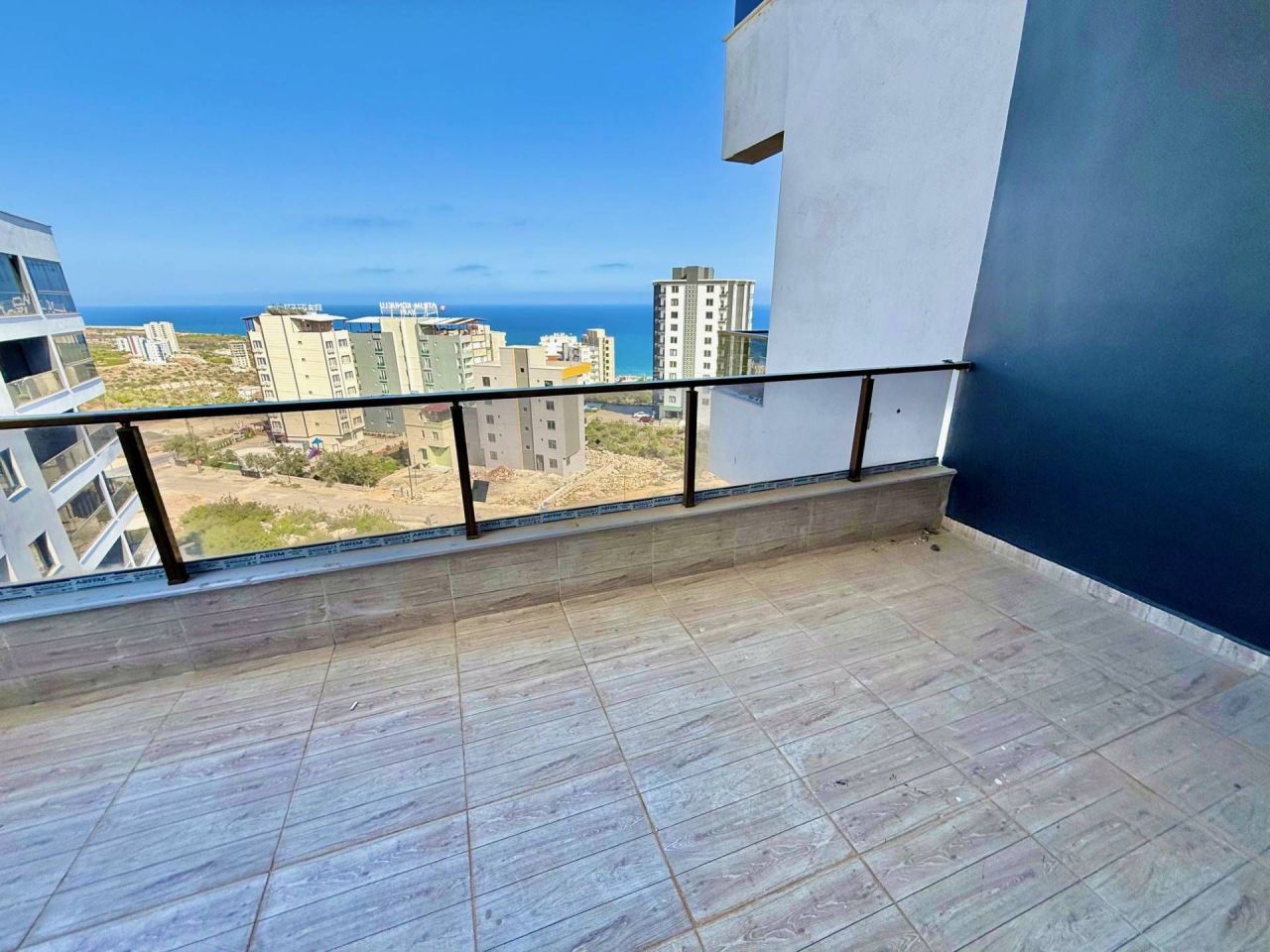 Flat in Mersin, Turkey, 95 m² - picture 1