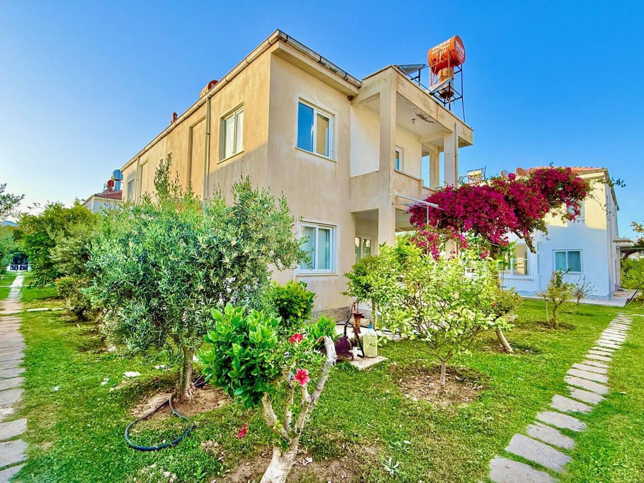 Villa in Mersin, Turkey, 100 m² - picture 1