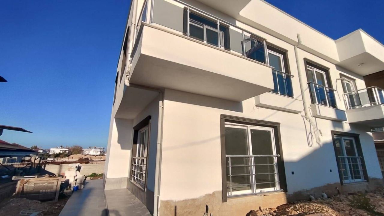 Villa in Mersin, Türkei, 150 m² - Foto 1