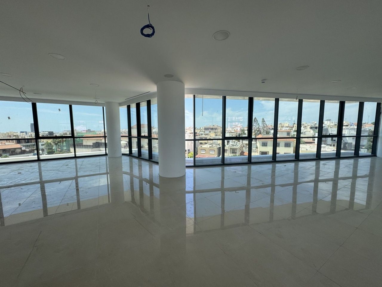 Büro in Limassol, Zypern, 198 m² - Foto 1