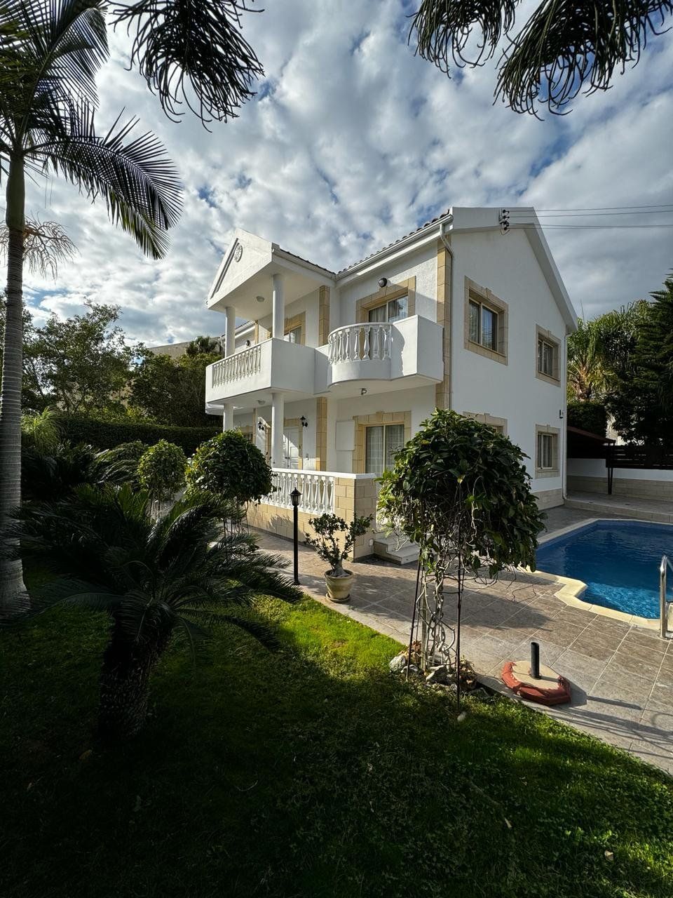 House in Agios Tychon, Cyprus, 238 m² - picture 1
