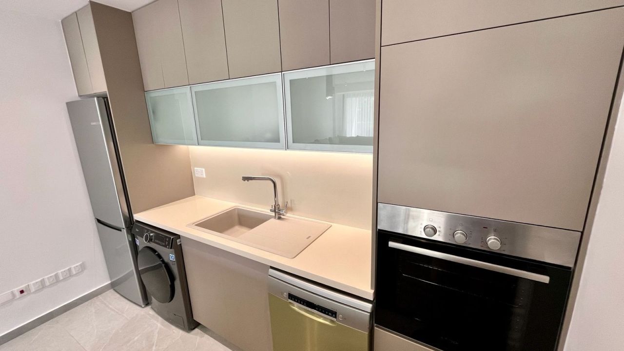 Apartment in Paphos, Cyprus - picture 3