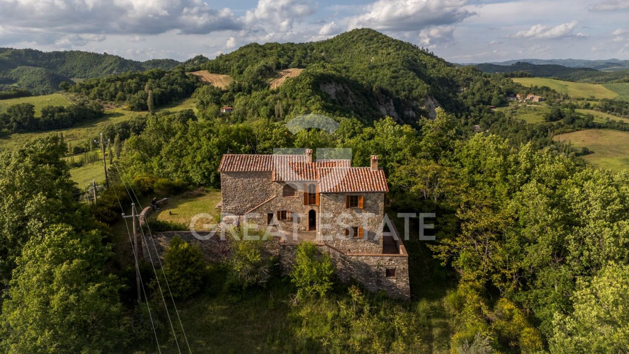 Haus in Gubbio, Italien, 202.25 m² - Foto 1