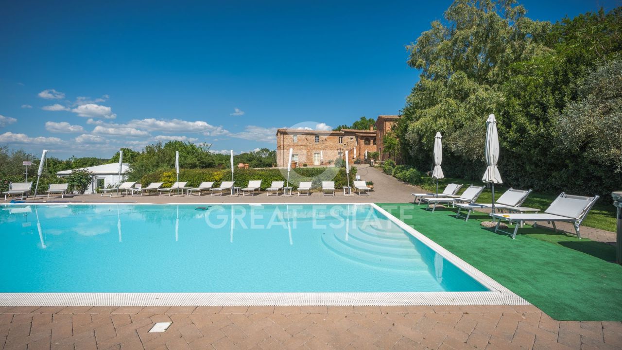 House in Foiano della Chiana, Italy, 659.2 m² - picture 5