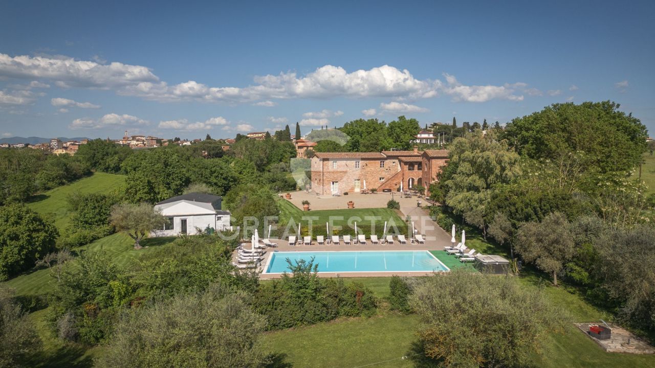 House in Foiano della Chiana, Italy, 659.2 m² - picture 7
