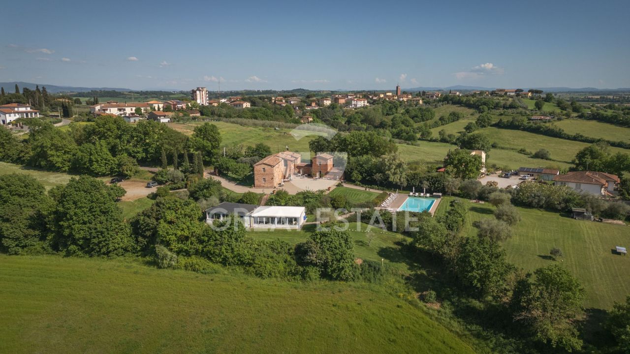 House in Foiano della Chiana, Italy, 659.2 m² - picture 8