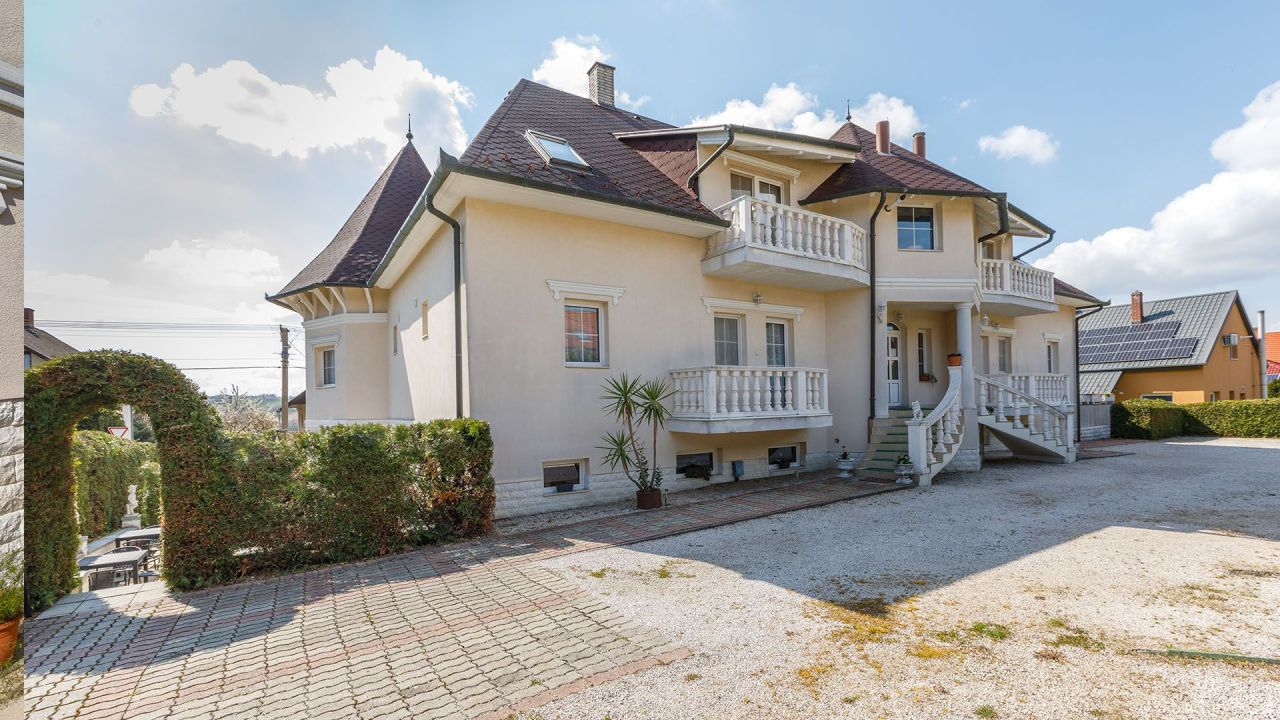 Hôtel à Hévíz, Hongrie, 657 m² - image 5