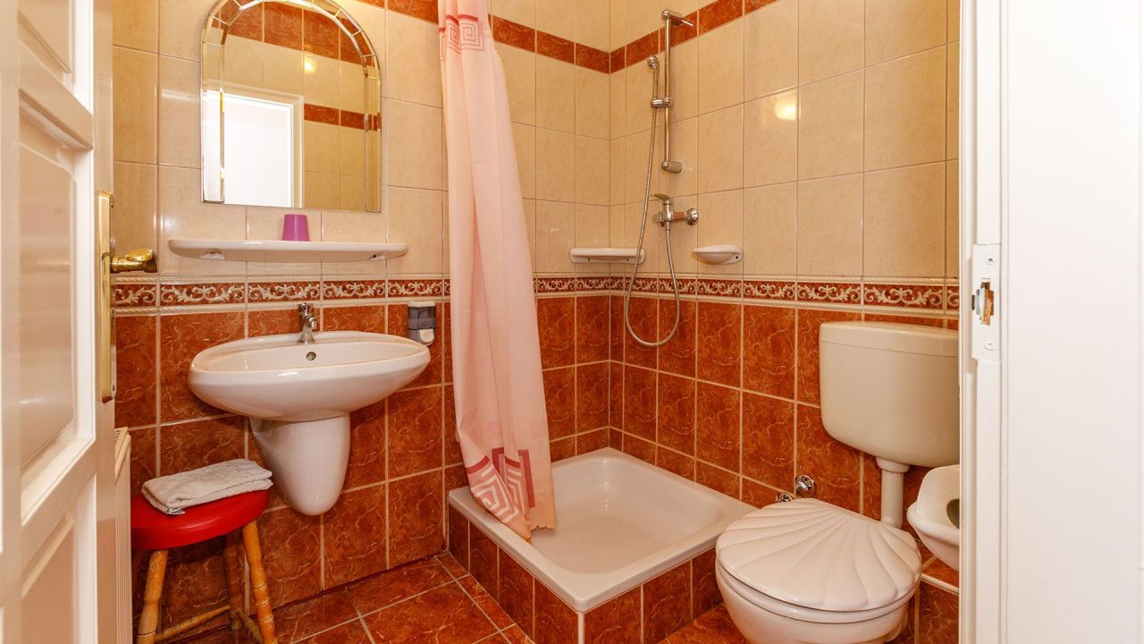 Hôtel à Hévíz, Hongrie, 657 m² - image 11