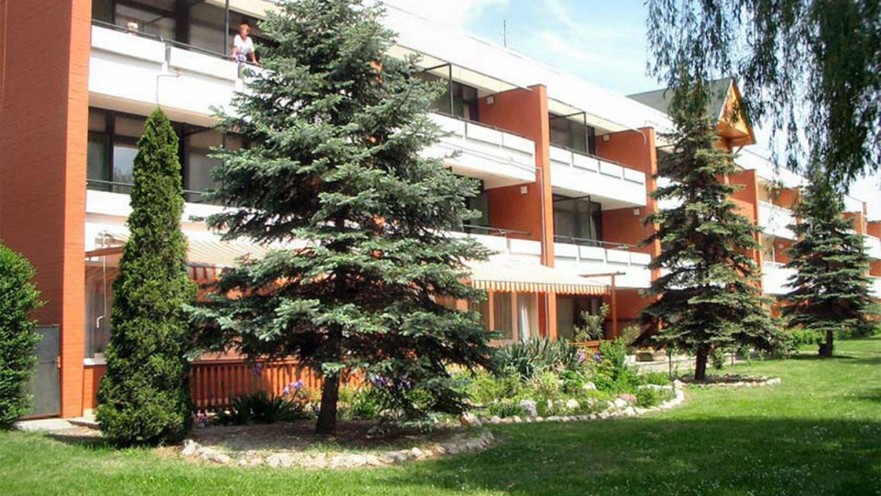 Hôtel à Zalakaros, Hongrie, 1 765 m² - image 1