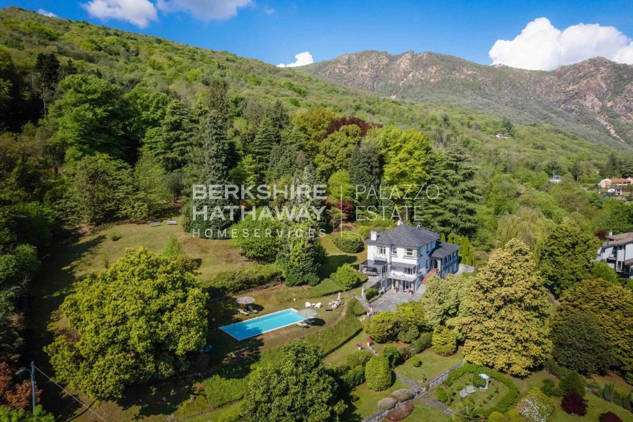 Villa in Baveno, Italy, 600 m² - picture 1