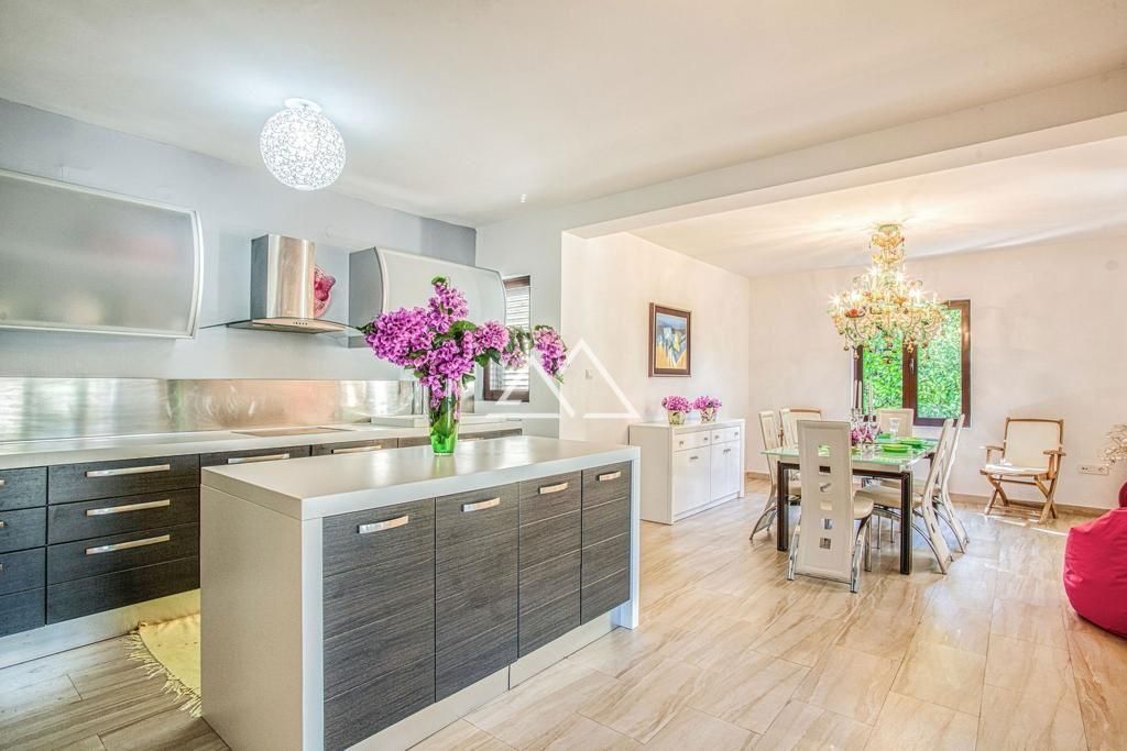 Villa à Budva, Monténégro, 358 m² - image 1