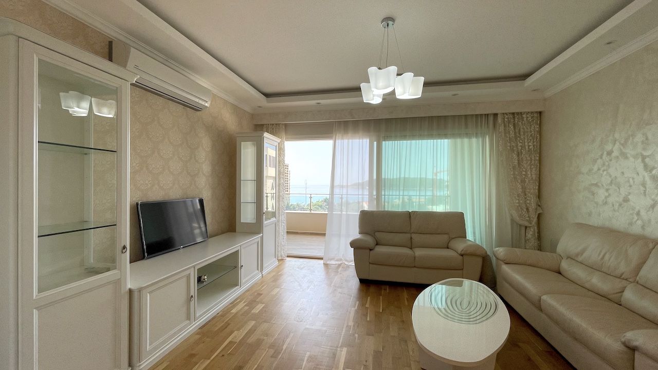 Wohnung in Becici, Montenegro, 115 m² - Foto 1