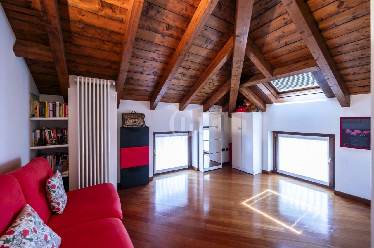 Villa par le Lac d'Iseo, Italie, 400 m² - image 16