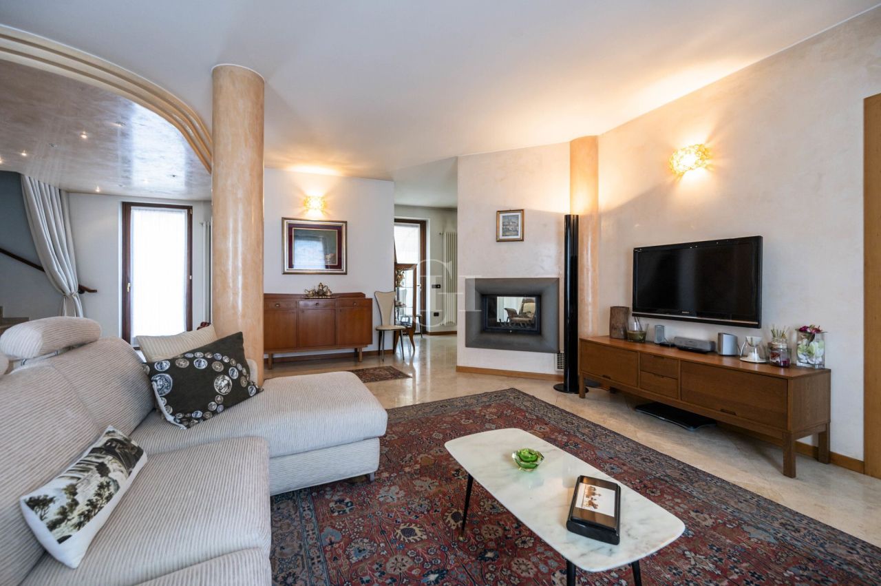 Villa par le Lac d'Iseo, Italie, 400 m² - image 6