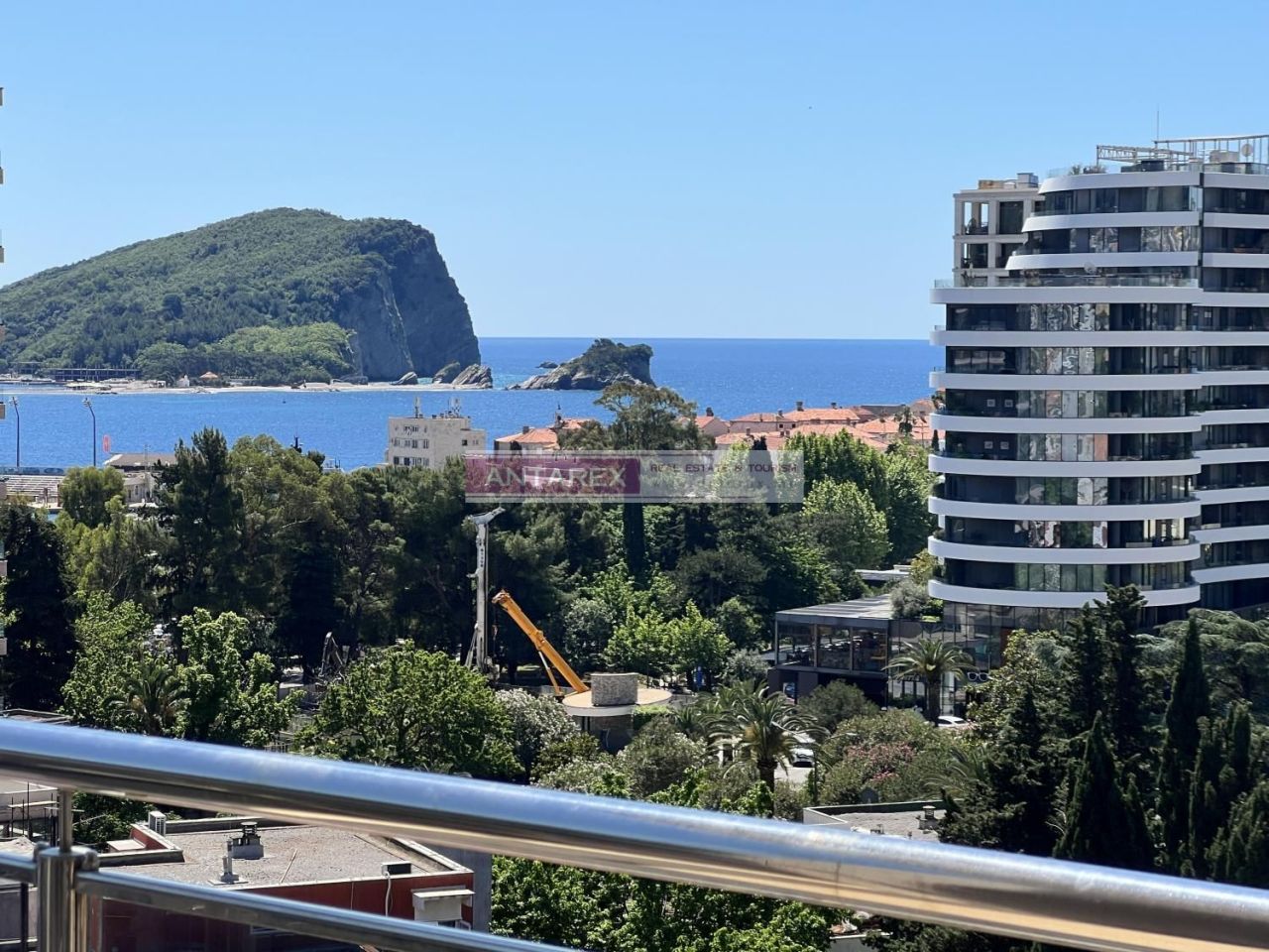Apartment in Budva, Montenegro, 640 m² - picture 1
