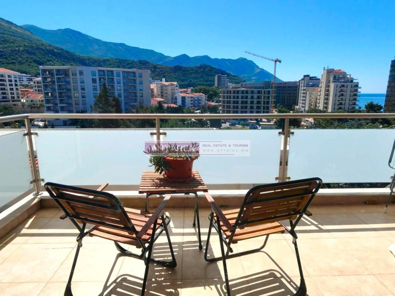 Apartamento en Becici, Montenegro, 80 m² - imagen 1