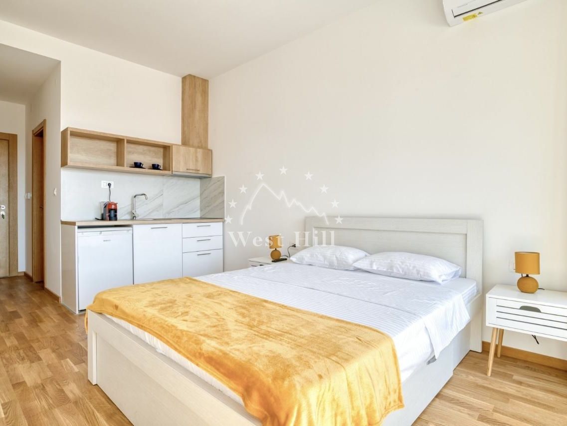 Apartment in Becici, Montenegro, 23 m² - picture 1