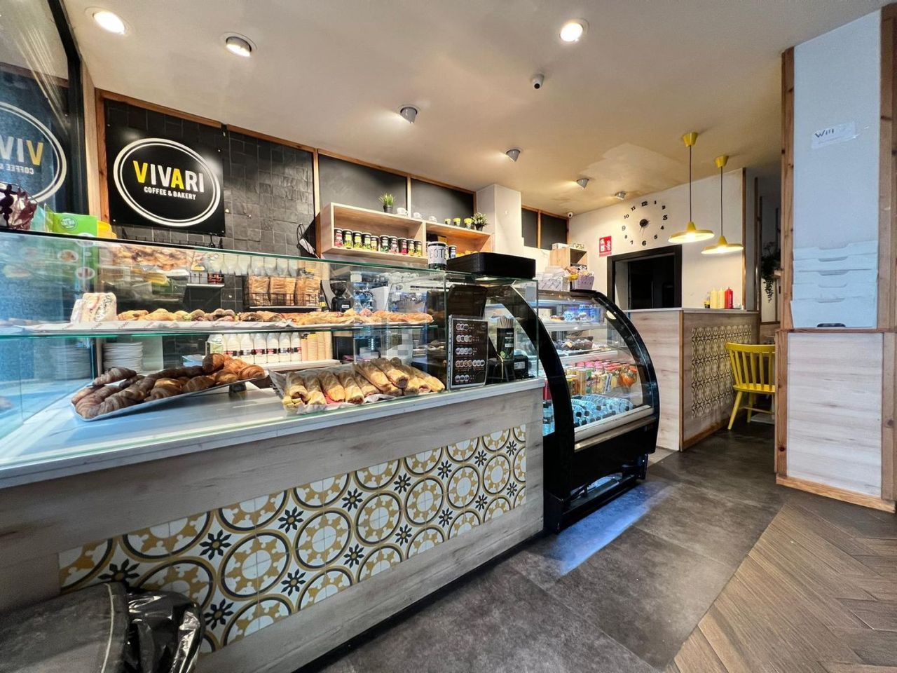 Cafetería, restaurante en Sabadell, España, 108 m² - imagen 1