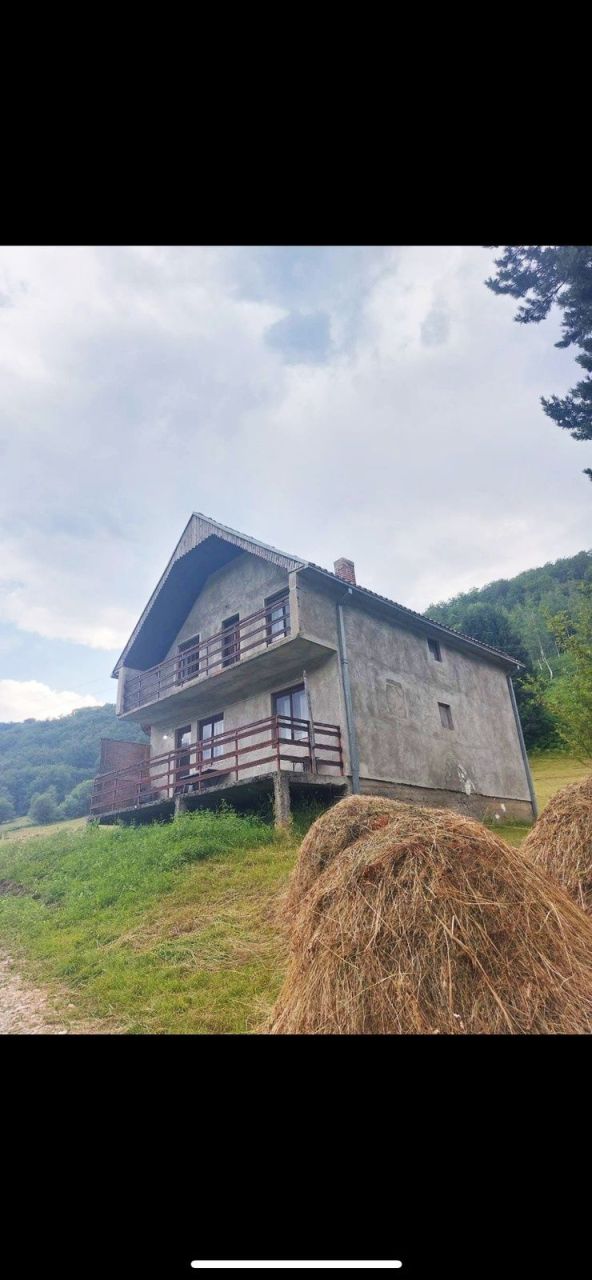Haus in Mojkovac, Montenegro, 140 m² - Foto 1