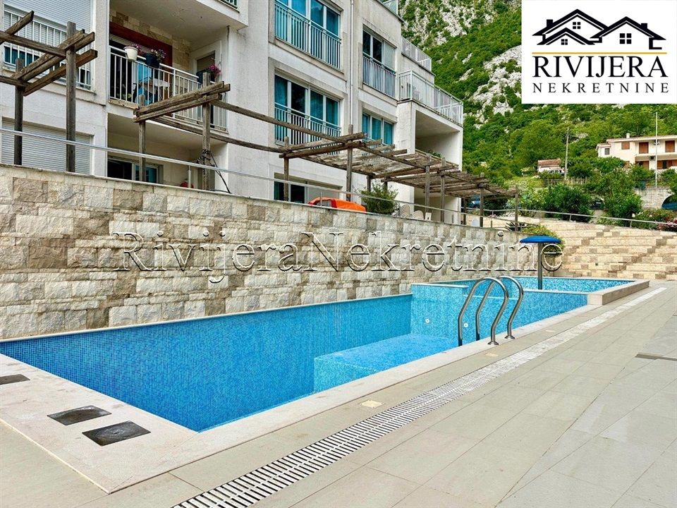 Wohnung in Dobrota, Montenegro, 50 m² - Foto 1