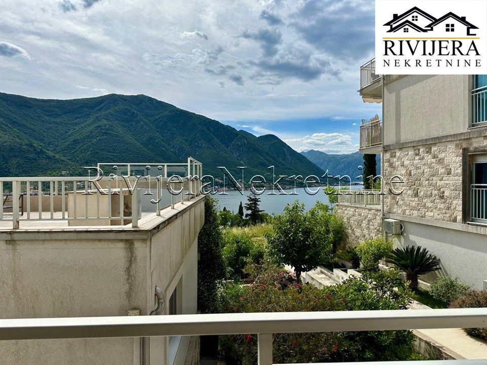 Flat in Dobrota, Montenegro, 50 m² - picture 2