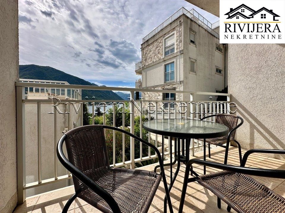 Flat in Dobrota, Montenegro, 50 m² - picture 5