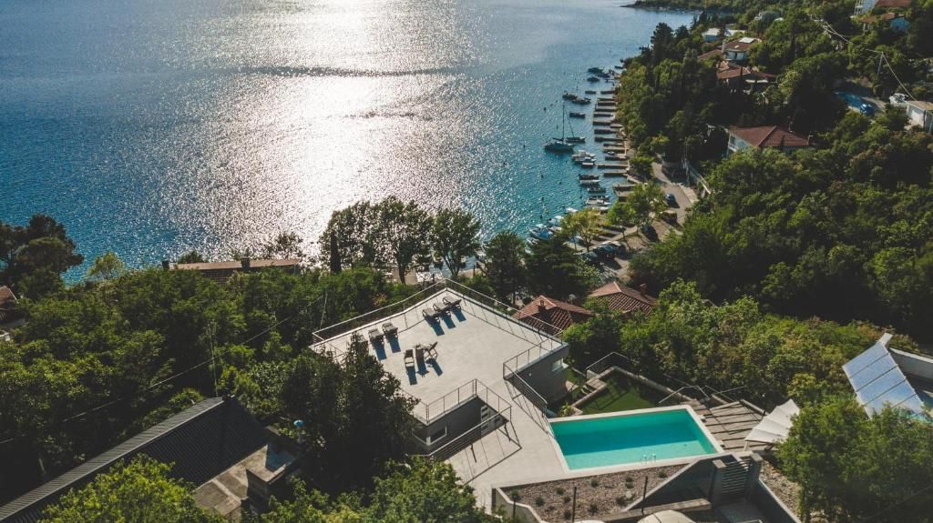 Villa Jadranovo, Croatia, 230 m² - picture 1