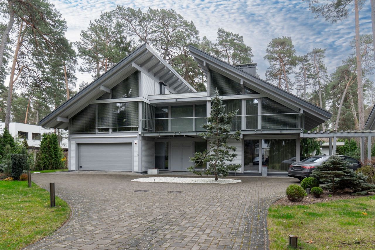 House in Jurmala, Latvia, 395 m² - picture 1