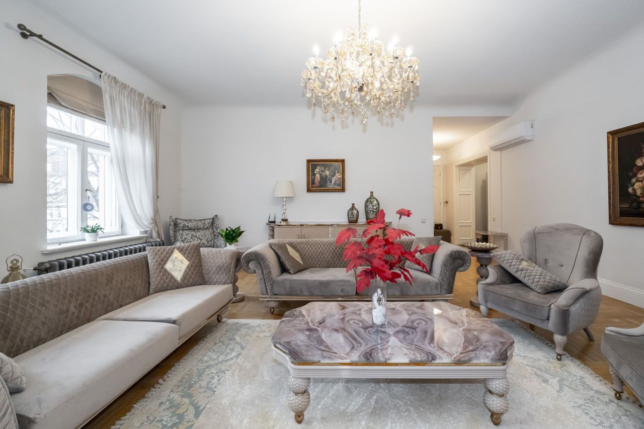 Piso en Riga, Letonia, 242 m² - imagen 1