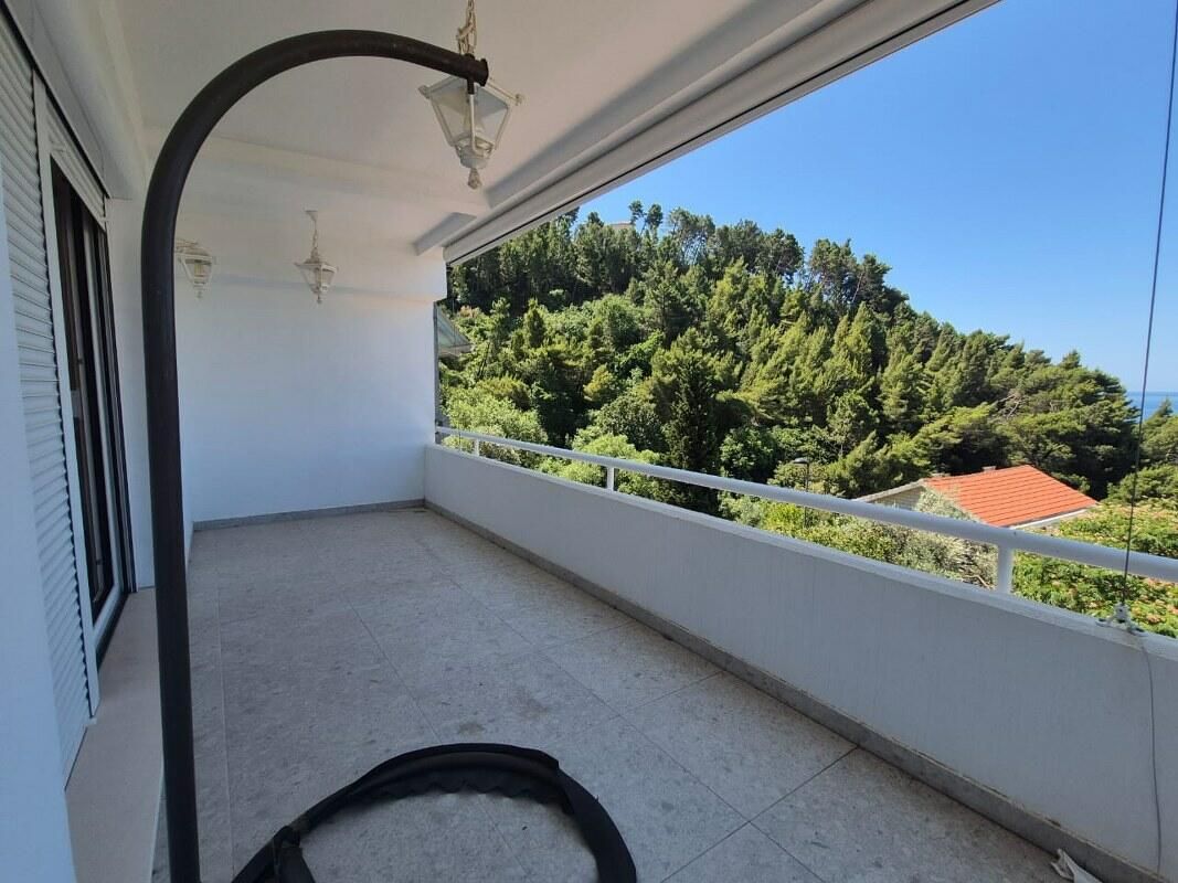 Flat in Sveti Stefan, Montenegro, 55 m² - picture 1