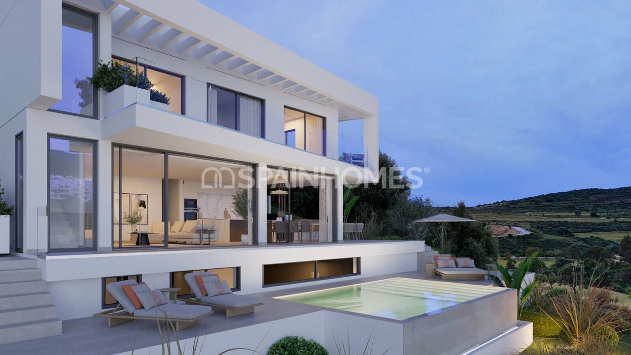 Villa in Estepona, Spanien, 130 m² - Foto 1