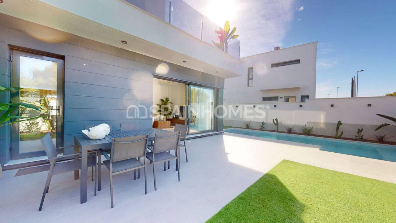 Villa in Los Alcazares, Spain, 127 m² - picture 1
