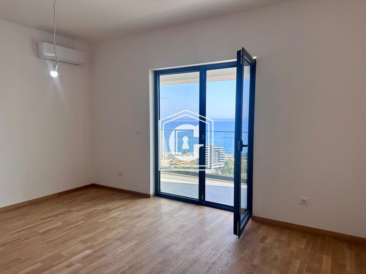 Apartamento en Becici, Montenegro, 56 m² - imagen 1