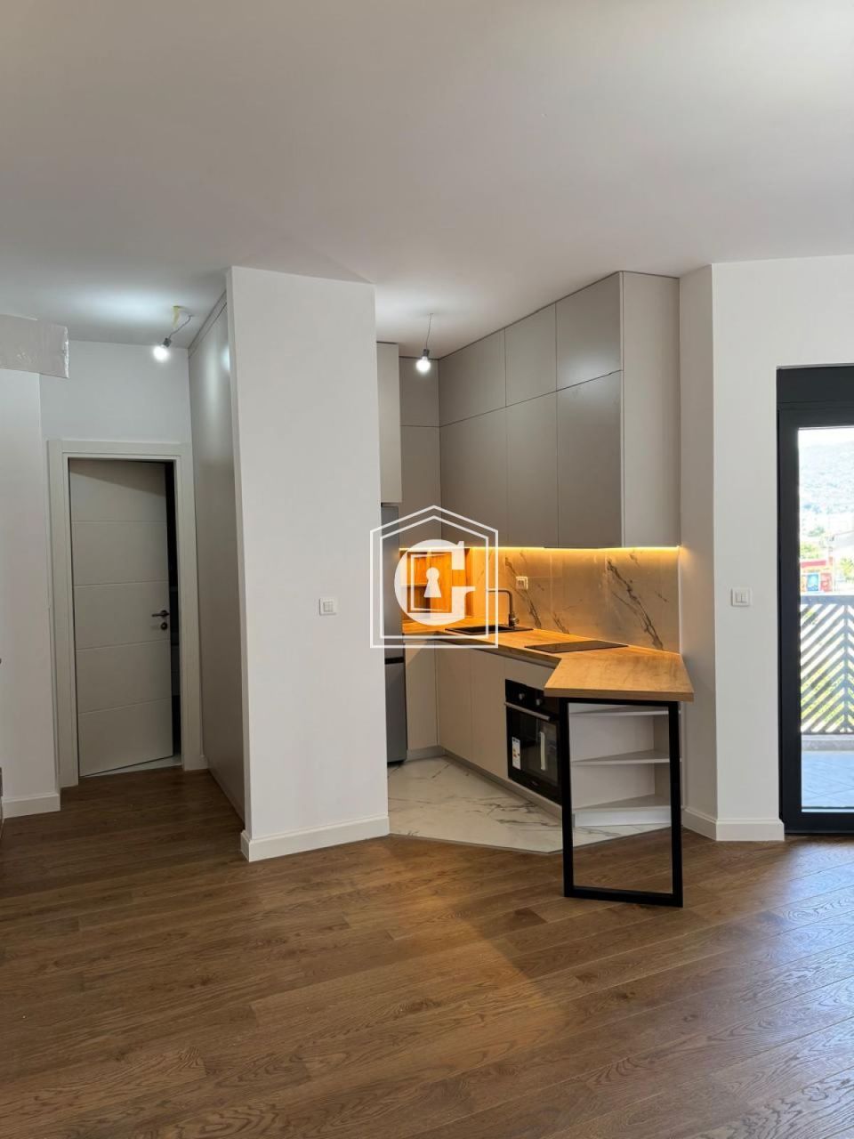Apartment in Bar, Montenegro, 33 m² - picture 1